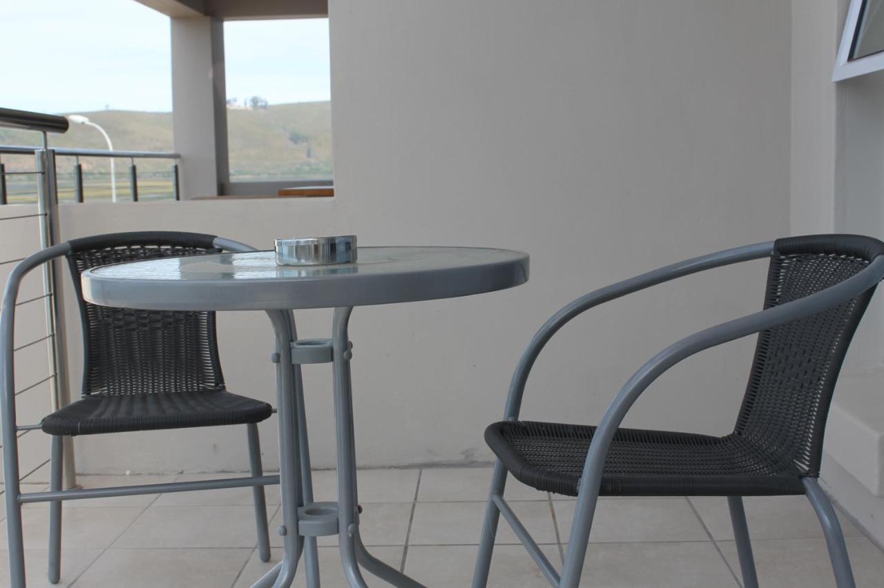 Phoenix Lodge And Waterside Accommodation Knysna Esterno foto