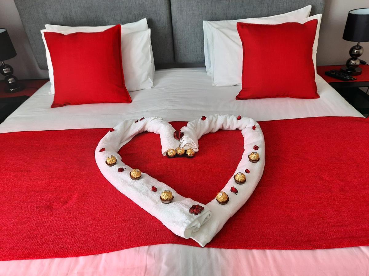 Phoenix Lodge And Waterside Accommodation Knysna Esterno foto