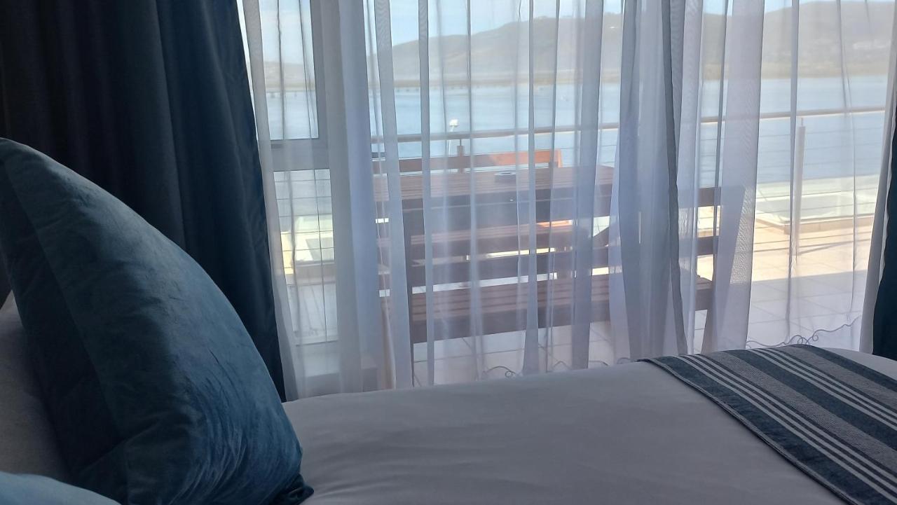 Phoenix Lodge And Waterside Accommodation Knysna Esterno foto