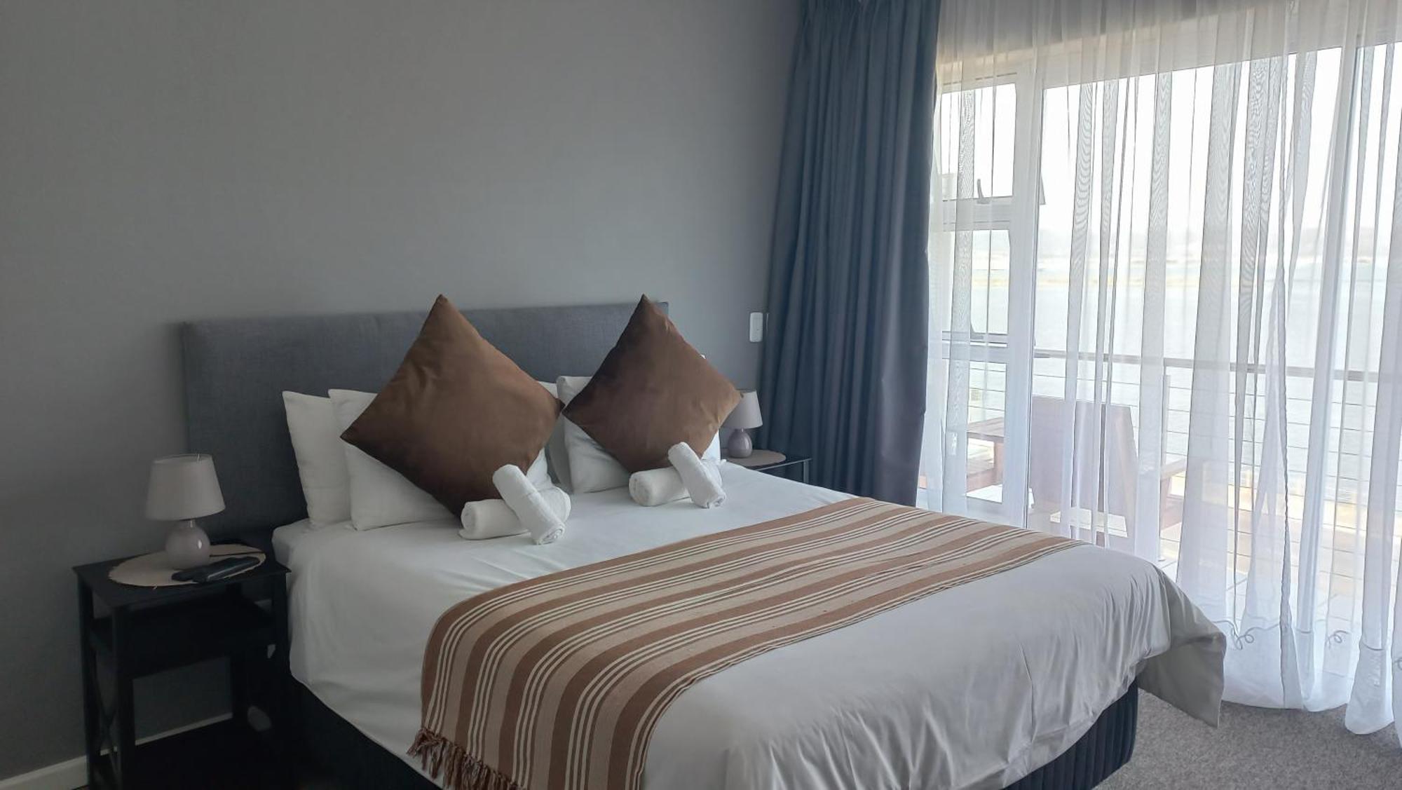Phoenix Lodge And Waterside Accommodation Knysna Esterno foto