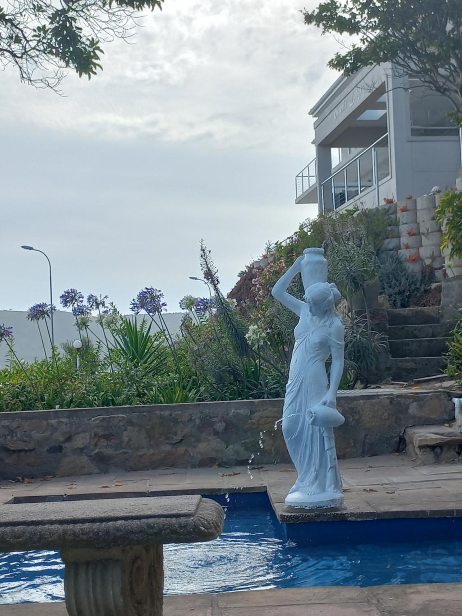 Phoenix Lodge And Waterside Accommodation Knysna Esterno foto