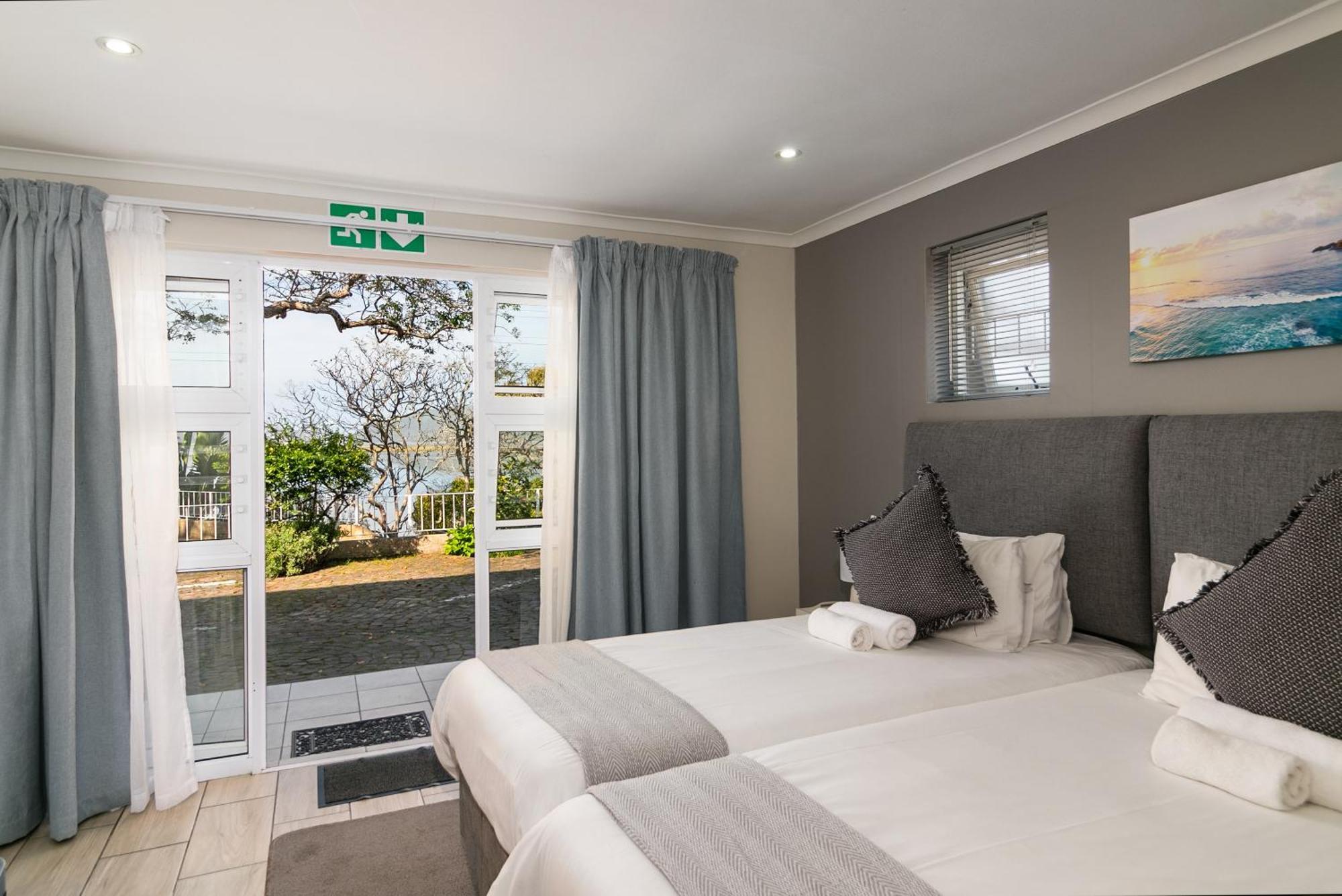 Phoenix Lodge And Waterside Accommodation Knysna Esterno foto