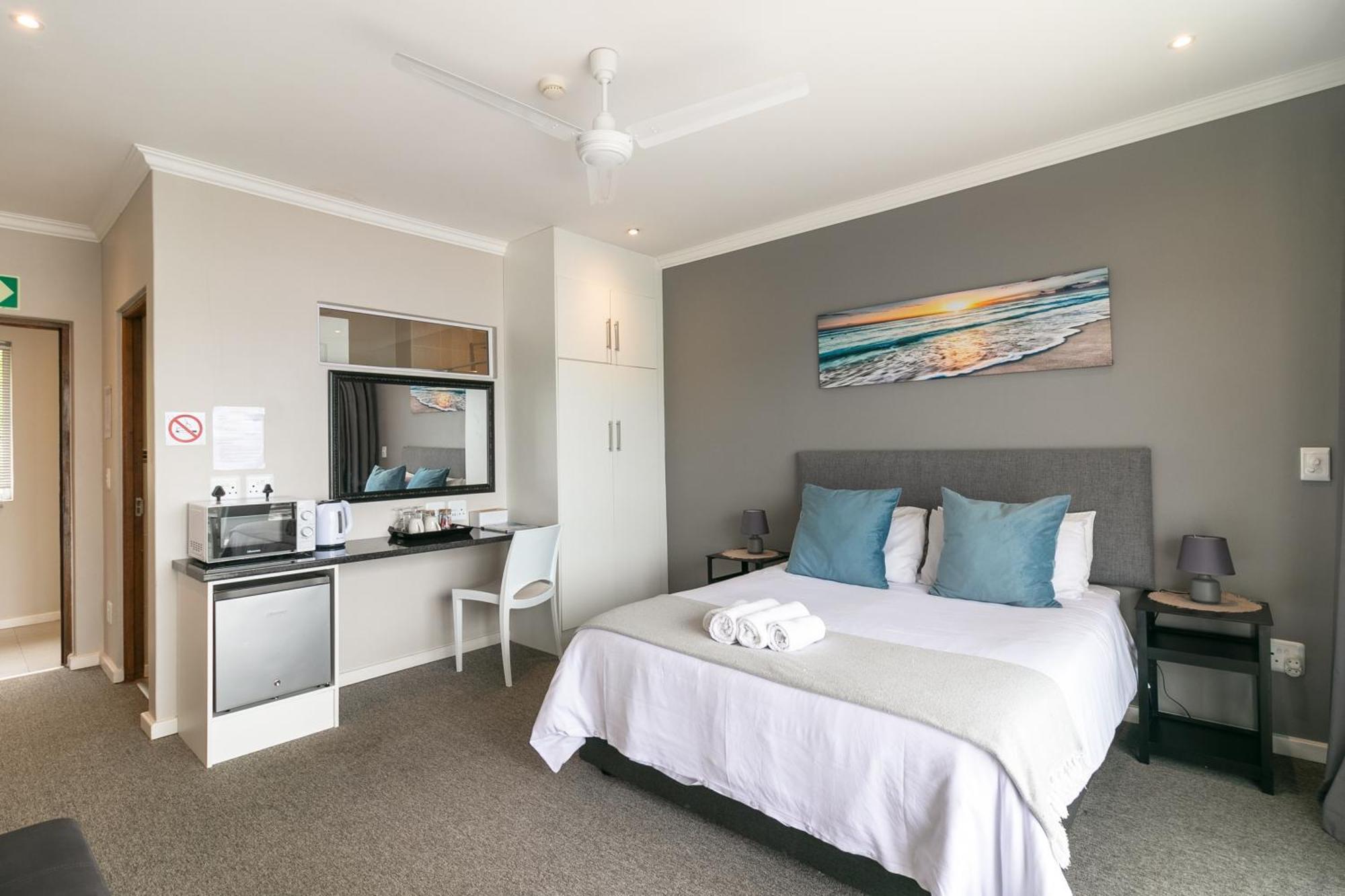 Phoenix Lodge And Waterside Accommodation Knysna Esterno foto